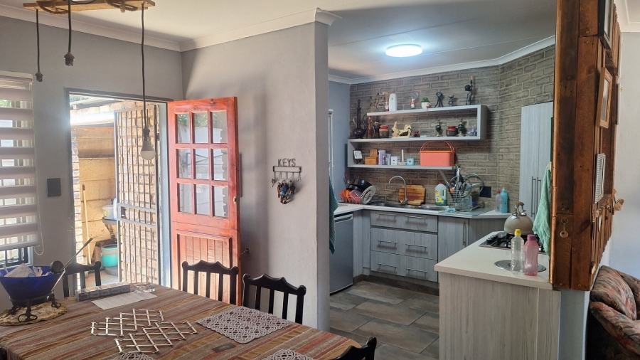 4 Bedroom Property for Sale in Hesteapark Gauteng