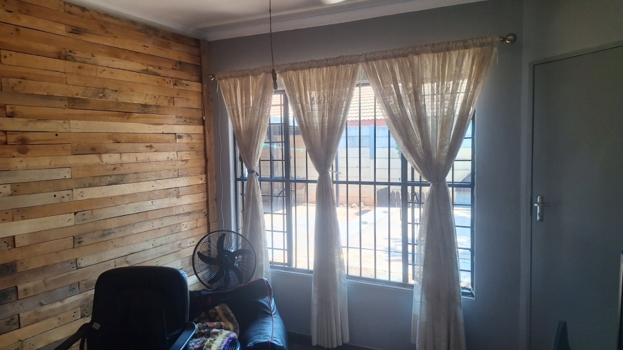 4 Bedroom Property for Sale in Hesteapark Gauteng
