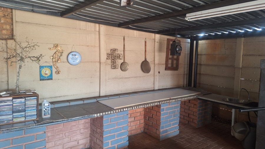 4 Bedroom Property for Sale in Hesteapark Gauteng