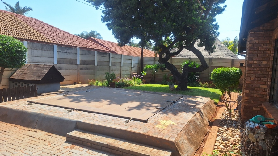 4 Bedroom Property for Sale in Hesteapark Gauteng