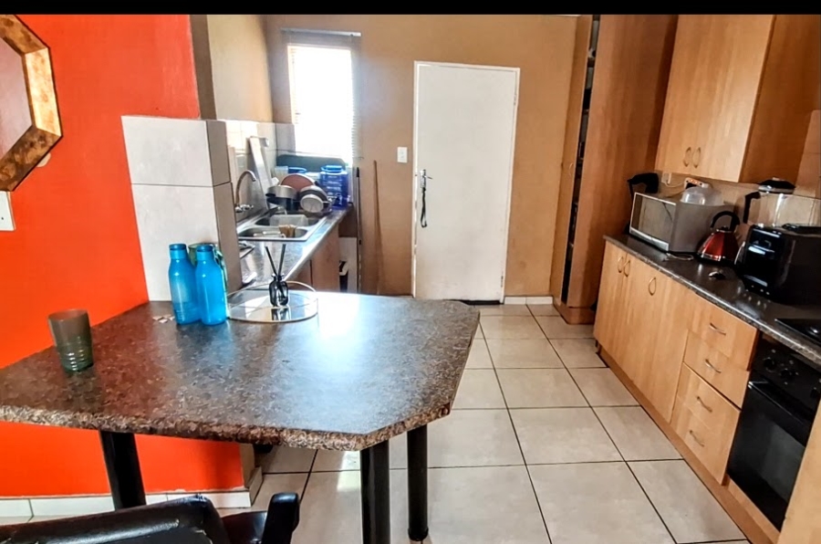 2 Bedroom Property for Sale in The Orchards Gauteng