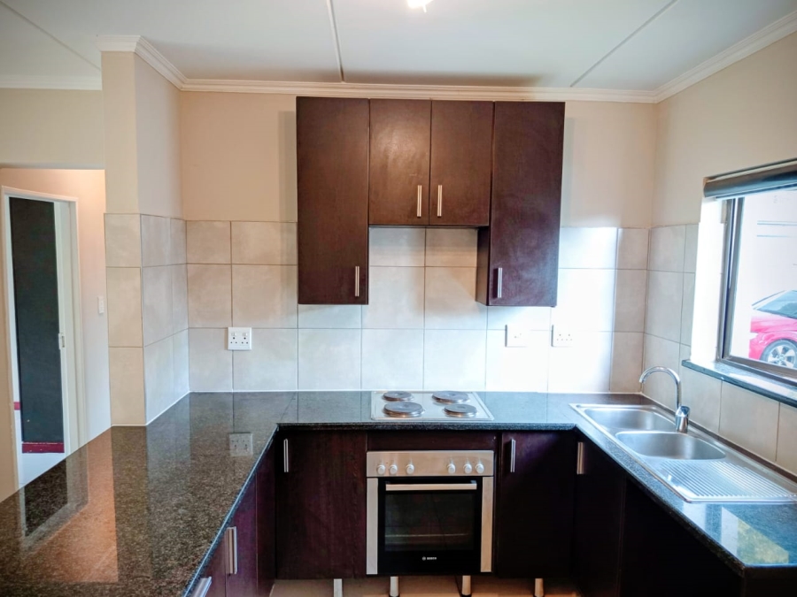 2 Bedroom Property for Sale in Noordwyk Gauteng