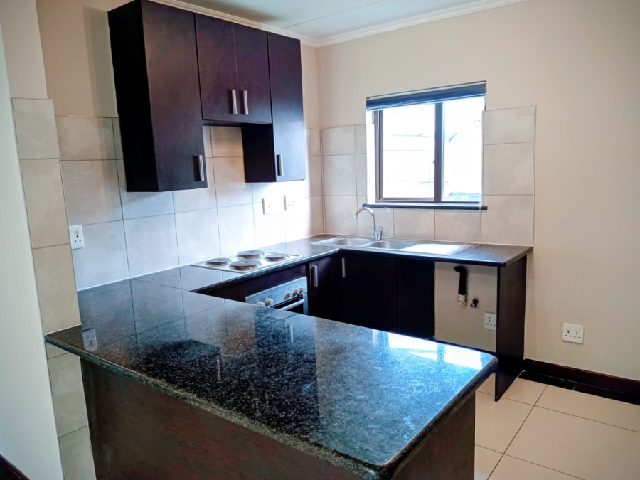 2 Bedroom Property for Sale in Noordwyk Gauteng
