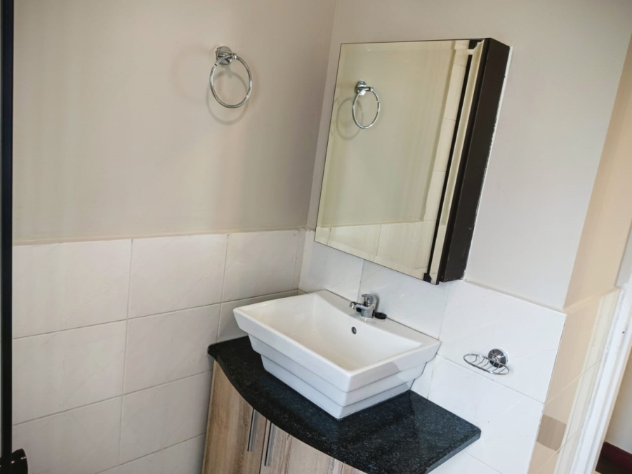 2 Bedroom Property for Sale in Noordwyk Gauteng