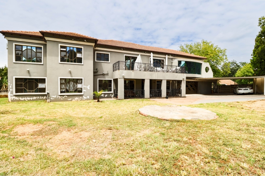 6 Bedroom Property for Sale in Vorna Valley Gauteng