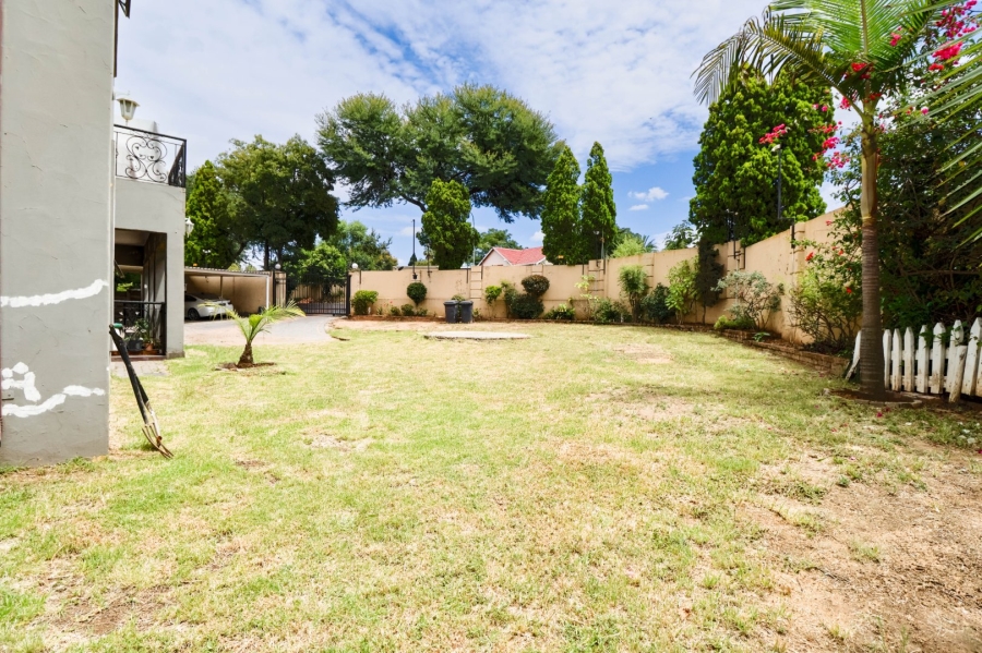 6 Bedroom Property for Sale in Vorna Valley Gauteng