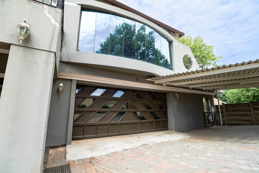 6 Bedroom Property for Sale in Vorna Valley Gauteng