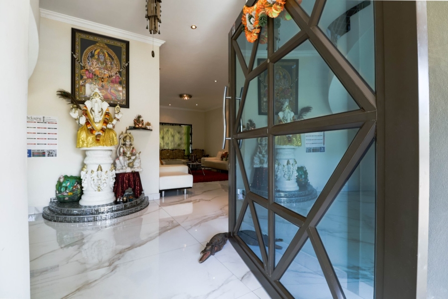 6 Bedroom Property for Sale in Vorna Valley Gauteng