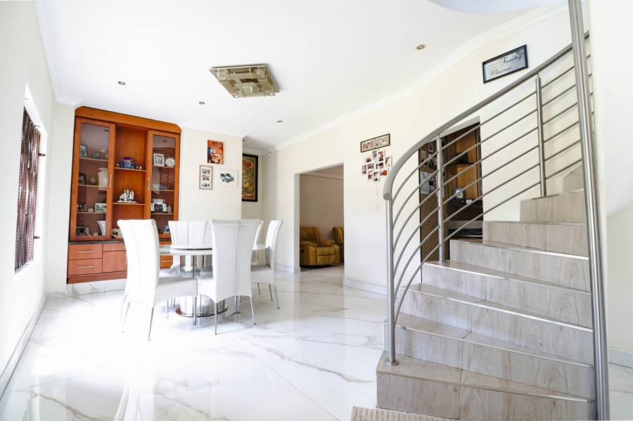 6 Bedroom Property for Sale in Vorna Valley Gauteng