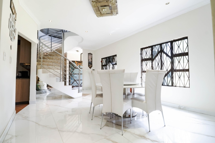 6 Bedroom Property for Sale in Vorna Valley Gauteng