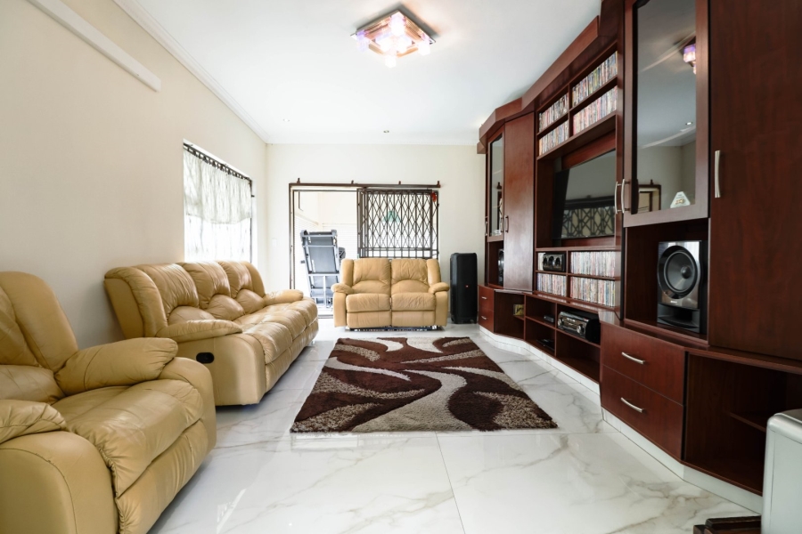 6 Bedroom Property for Sale in Vorna Valley Gauteng