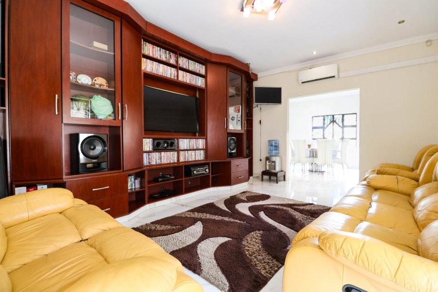 6 Bedroom Property for Sale in Vorna Valley Gauteng