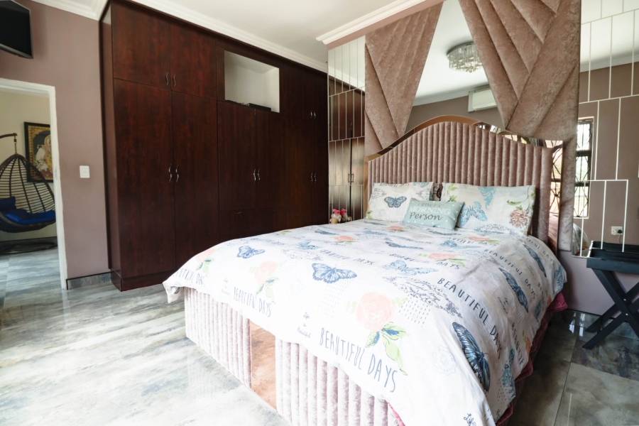 6 Bedroom Property for Sale in Vorna Valley Gauteng