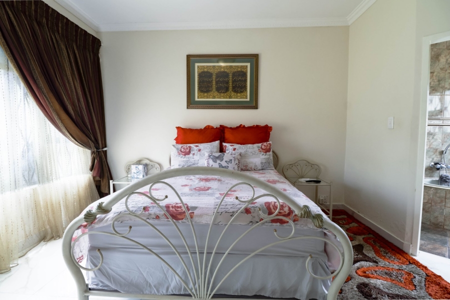 6 Bedroom Property for Sale in Vorna Valley Gauteng