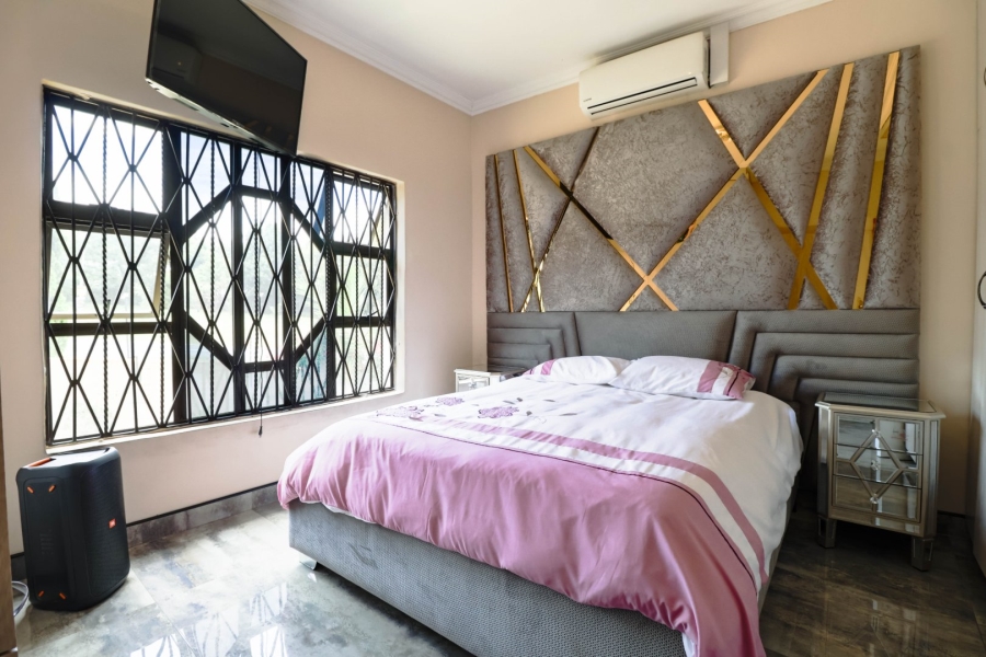 6 Bedroom Property for Sale in Vorna Valley Gauteng