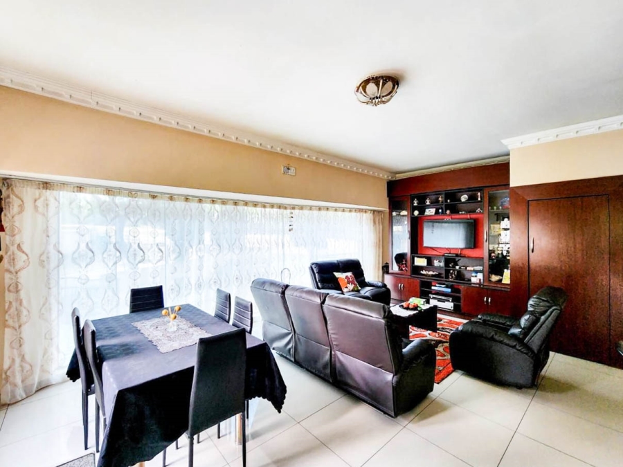 6 Bedroom Property for Sale in Vorna Valley Gauteng