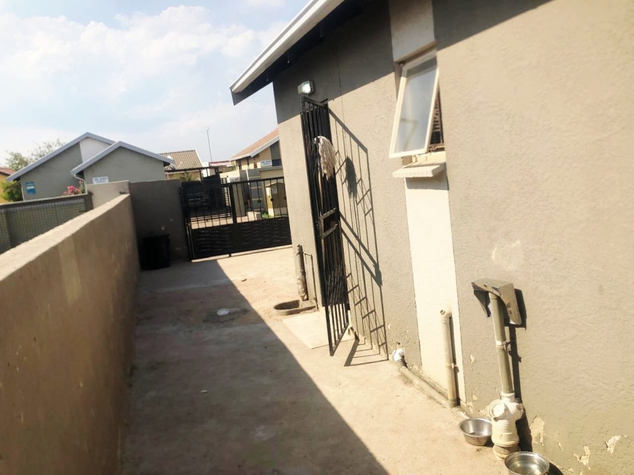 2 Bedroom Property for Sale in Windmill Park Gauteng