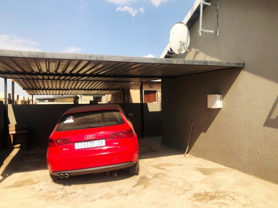 2 Bedroom Property for Sale in Windmill Park Gauteng