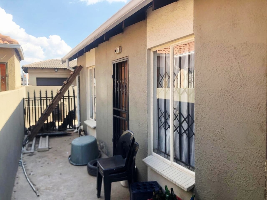 2 Bedroom Property for Sale in Windmill Park Gauteng