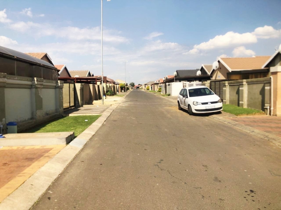 2 Bedroom Property for Sale in Windmill Park Gauteng