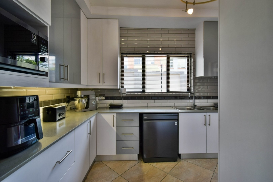 5 Bedroom Property for Sale in Olympus AH Gauteng