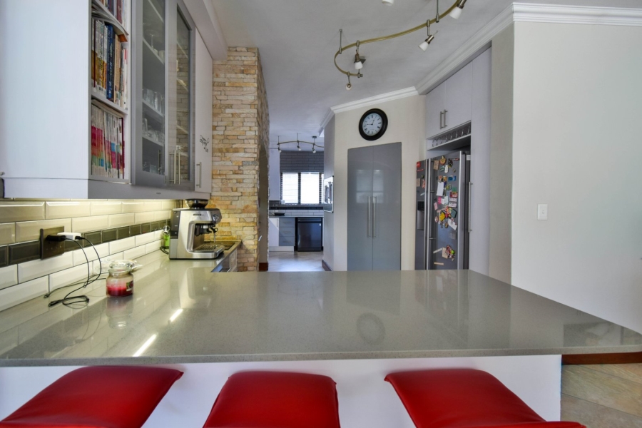 5 Bedroom Property for Sale in Olympus AH Gauteng