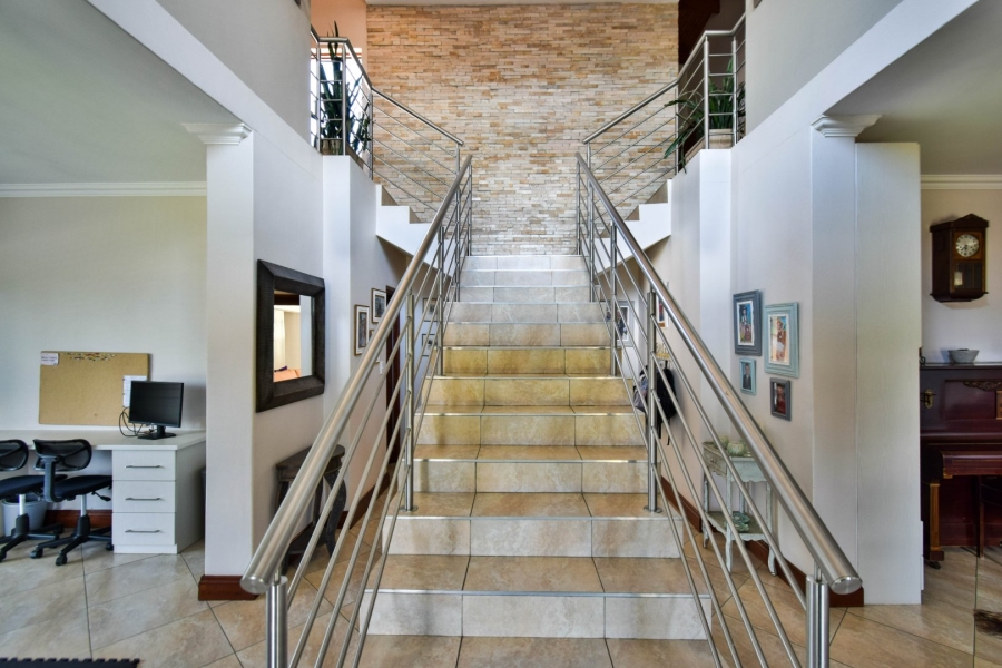 5 Bedroom Property for Sale in Olympus AH Gauteng