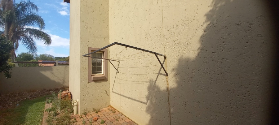 To Let 2 Bedroom Property for Rent in Annlin Gauteng