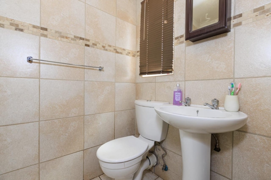 3 Bedroom Property for Sale in Roodepoort Gauteng