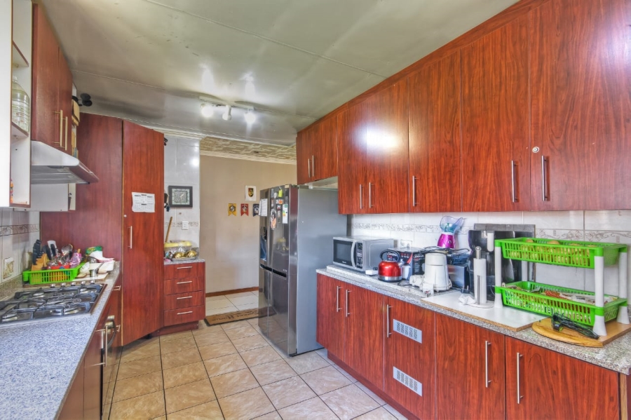 4 Bedroom Property for Sale in Erand Gardens Gauteng