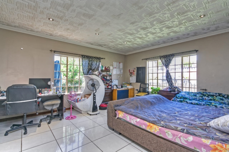 4 Bedroom Property for Sale in Erand Gardens Gauteng