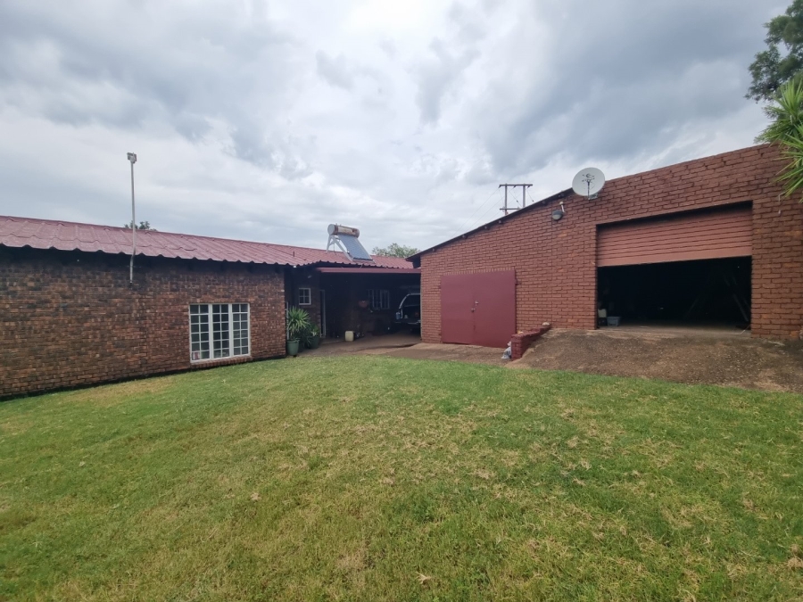 Commercial Property for Sale in Hartebeestfontein Gauteng