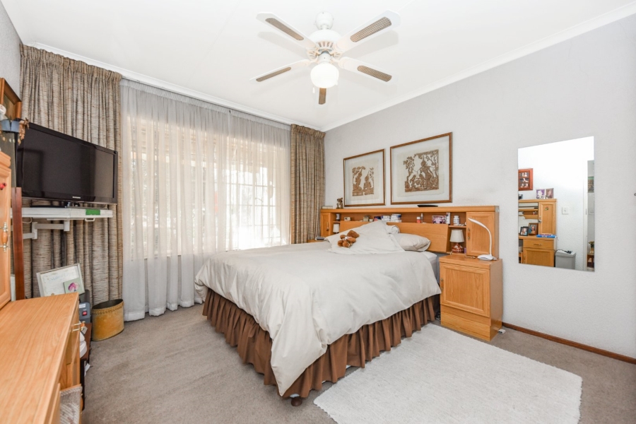 2 Bedroom Property for Sale in Magaliessig Gauteng