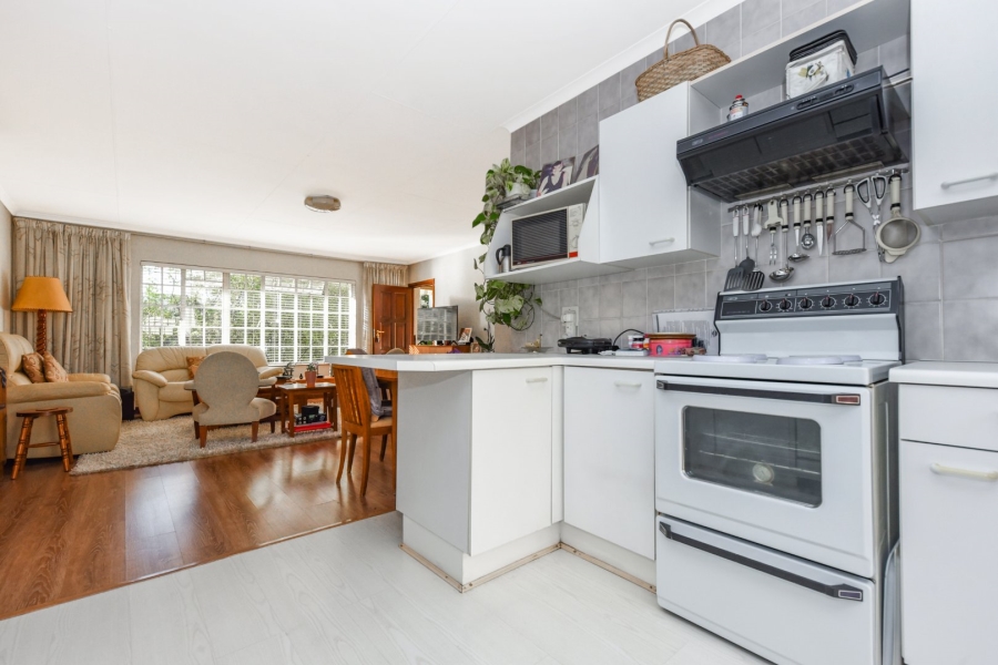 2 Bedroom Property for Sale in Magaliessig Gauteng