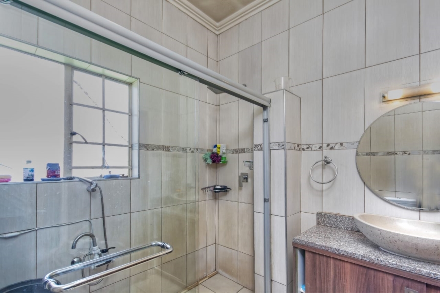 4 Bedroom Property for Sale in Erand Gardens Gauteng