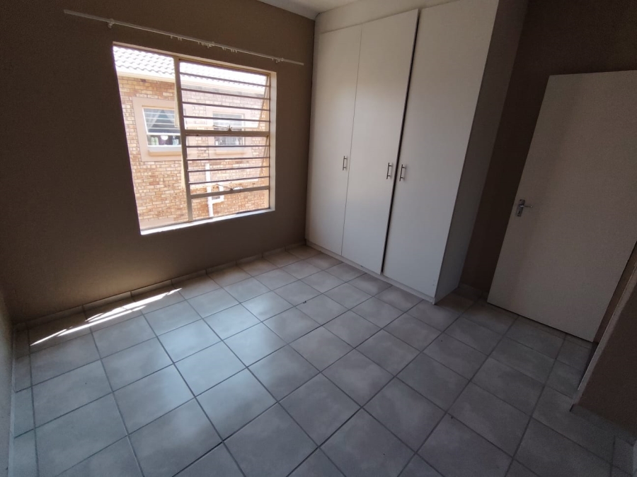 3 Bedroom Property for Sale in Heuwelsig Estate Gauteng