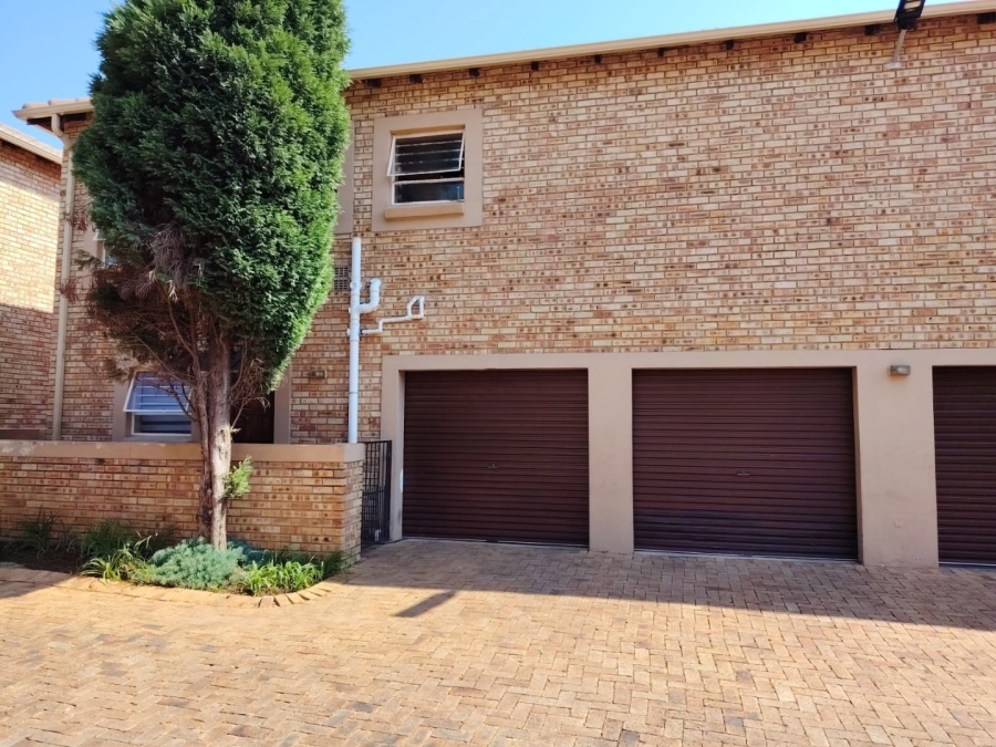 3 Bedroom Property for Sale in Heuwelsig Estate Gauteng