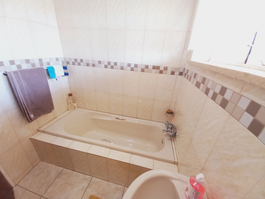 3 Bedroom Property for Sale in Marlands Gauteng