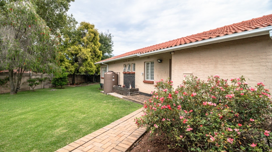 3 Bedroom Property for Sale in Edenvale Central Gauteng