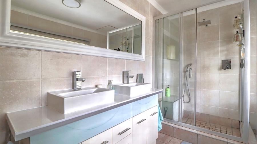 3 Bedroom Property for Sale in Edenvale Central Gauteng