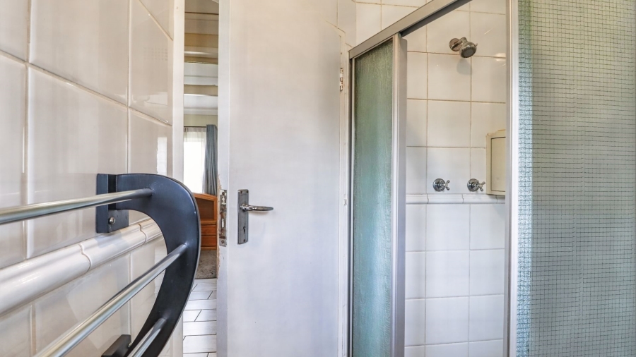 3 Bedroom Property for Sale in Edenvale Central Gauteng