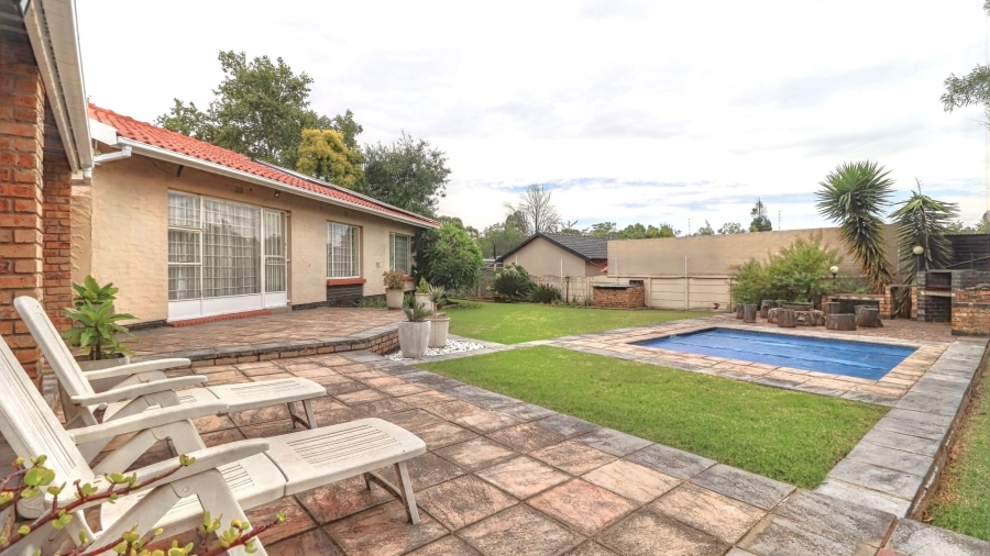 3 Bedroom Property for Sale in Edenvale Central Gauteng