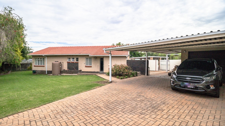 3 Bedroom Property for Sale in Edenvale Central Gauteng