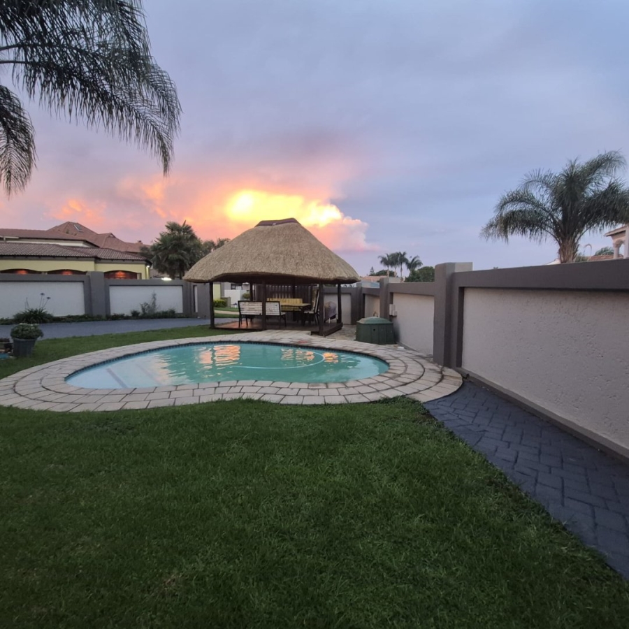 5 Bedroom Property for Sale in Ruimsig Gauteng