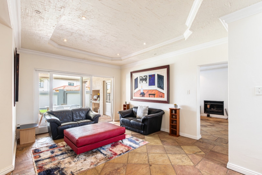 5 Bedroom Property for Sale in Ruimsig Gauteng