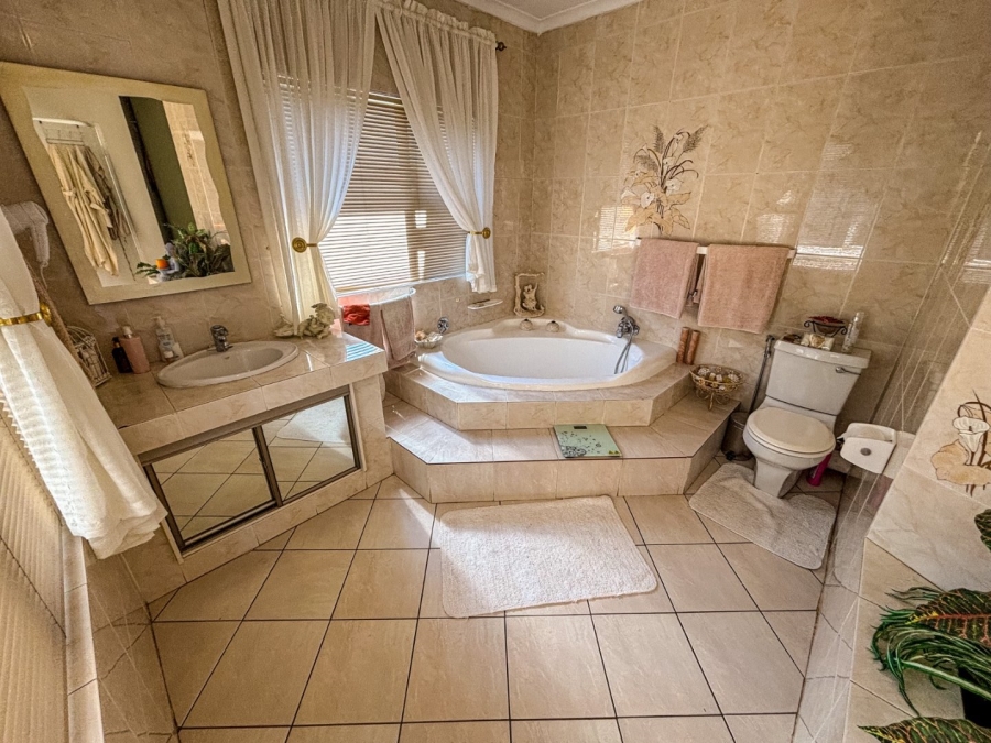 3 Bedroom Property for Sale in Bassonia Gauteng