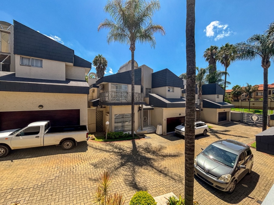 3 Bedroom Property for Sale in Bassonia Gauteng