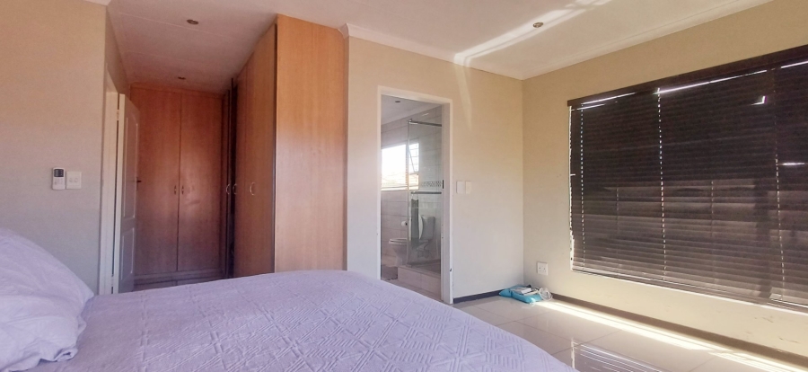 4 Bedroom Property for Sale in Bassonia Rock Gauteng