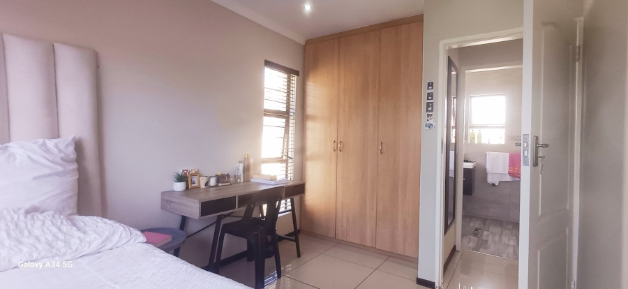 4 Bedroom Property for Sale in Bassonia Rock Gauteng