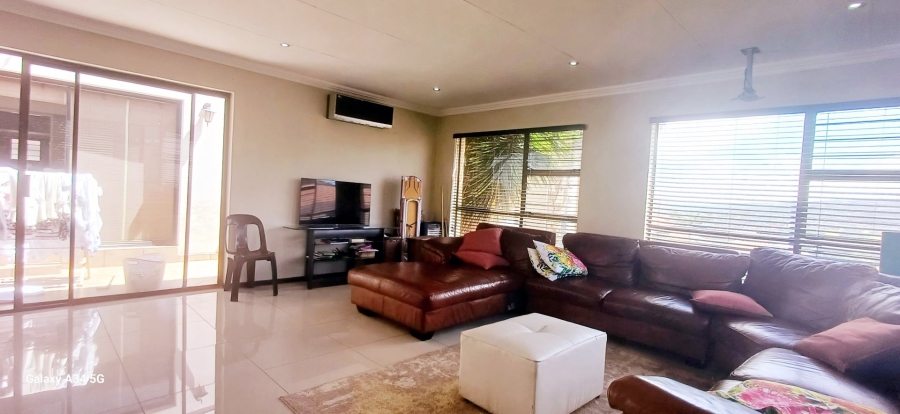 4 Bedroom Property for Sale in Bassonia Rock Gauteng